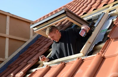 Pose de fenêtres de toit Velux à Sère